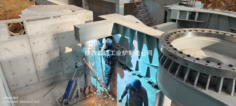 我公司自主研發(fā)的國內(nèi)首臺豎井預(yù)熱等離子直流電弧爐正式啟動安裝！